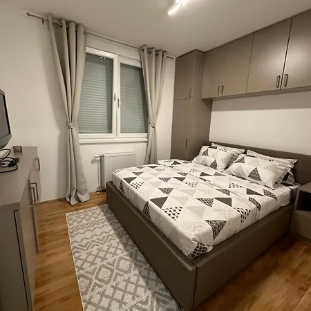 Apartman Royal 021 Novi Sad Exterior foto